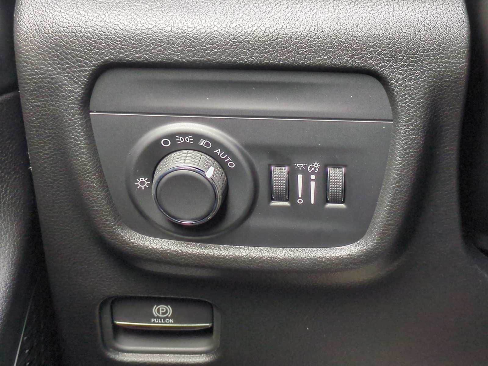 Thumbnail: 2025 Jeep Grand Cherokee - 35