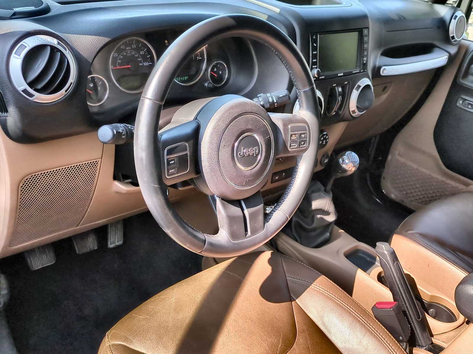 2015 Jeep Wrangler Unlimited Sahara 10