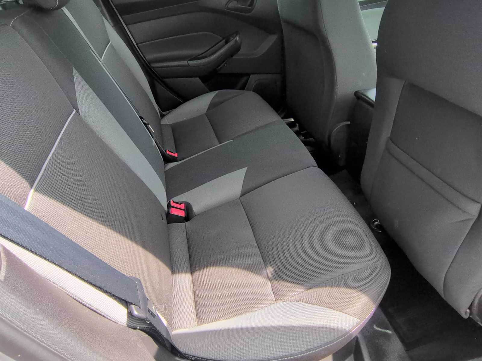 Thumbnail: 2012 Ford Focus - 19