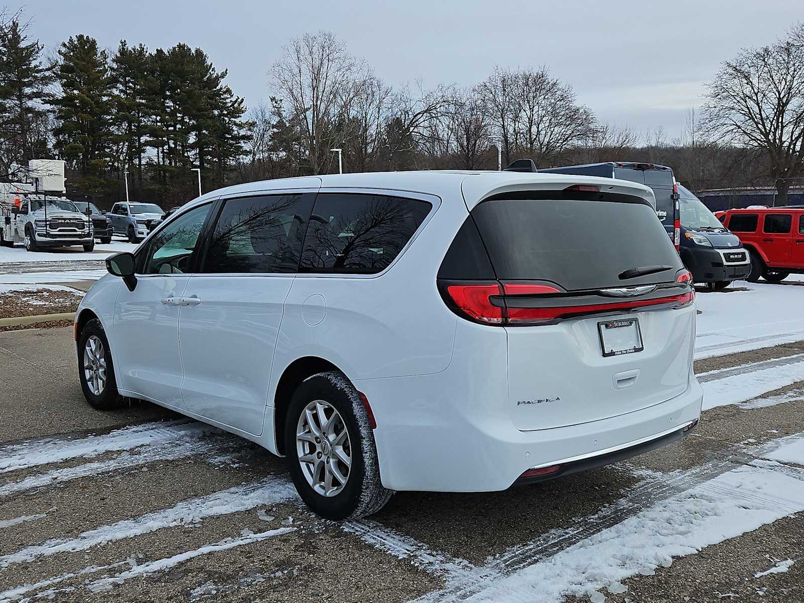 Thumbnail: 2024 Chrysler Pacifica - 12