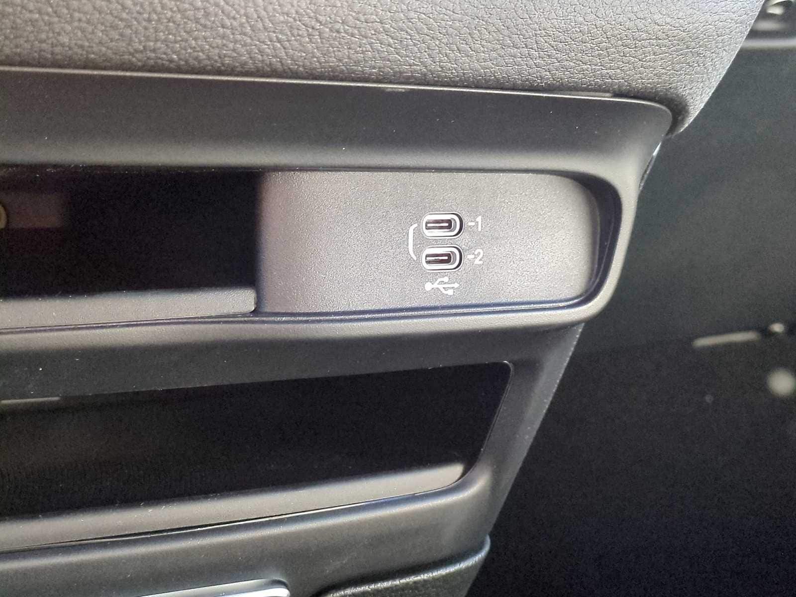 Thumbnail: 2026 Chrysler Pacifica - 32