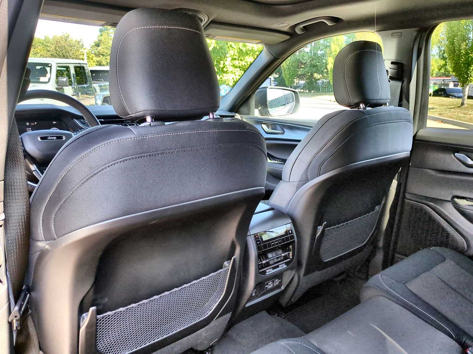 Thumbnail: 2025 Jeep Grand Cherokee L - 18