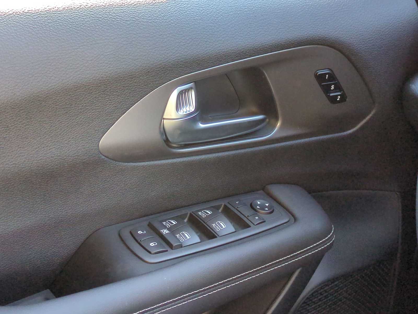 Thumbnail: 2026 Chrysler Pacifica - 37