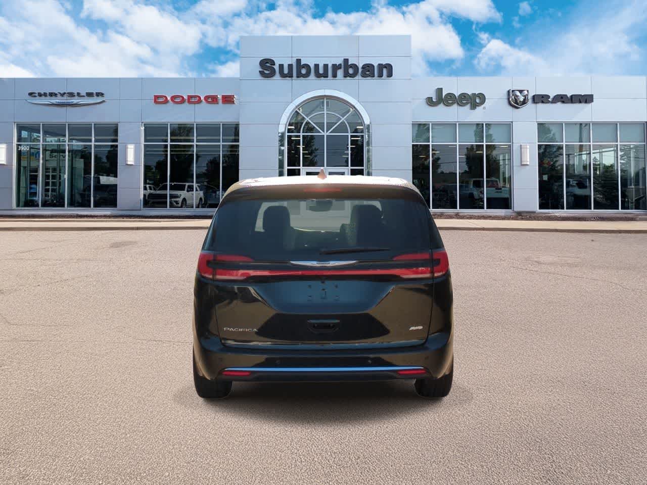 Thumbnail: 2026 Chrysler Pacifica - 7