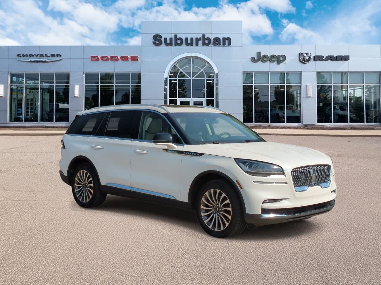 Thumbnail: 2023 Lincoln Aviator - 2