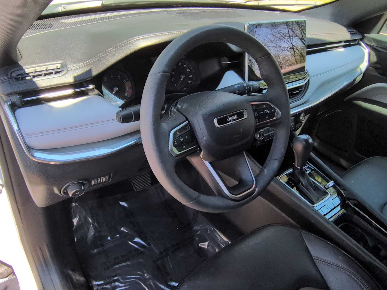 Thumbnail: 2023 Jeep Compass - 10