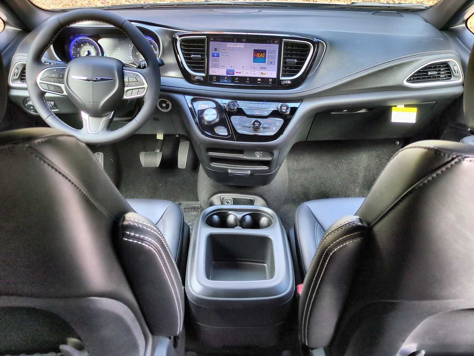 Thumbnail: 2026 Chrysler Pacifica - 15