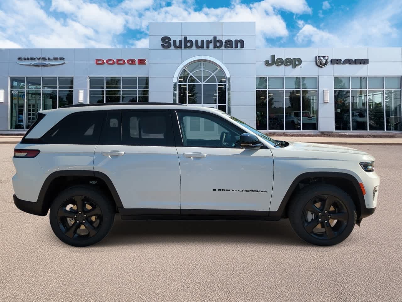 Thumbnail: 2025 Jeep Grand Cherokee - 9