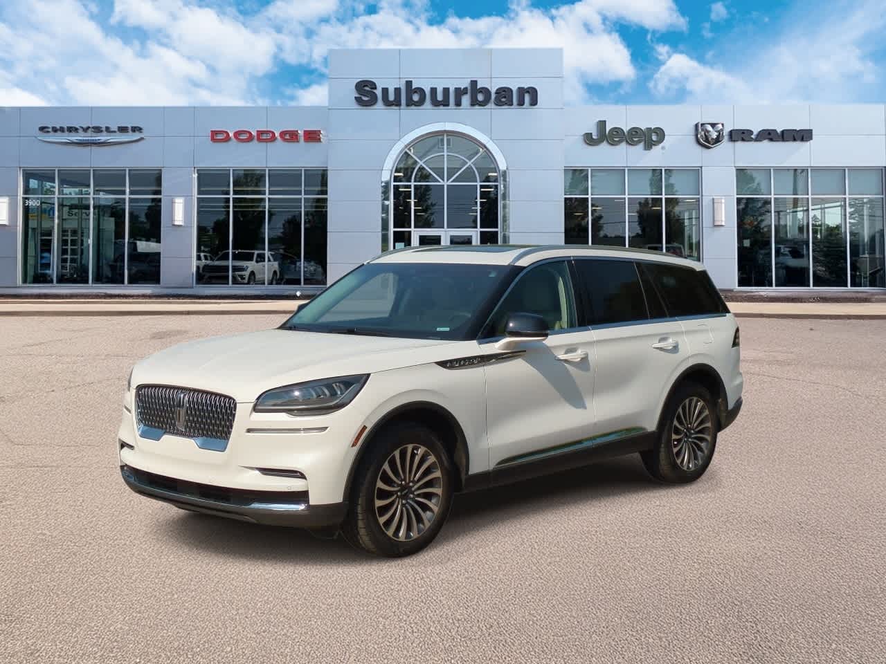 Thumbnail: 2023 Lincoln Aviator - 4