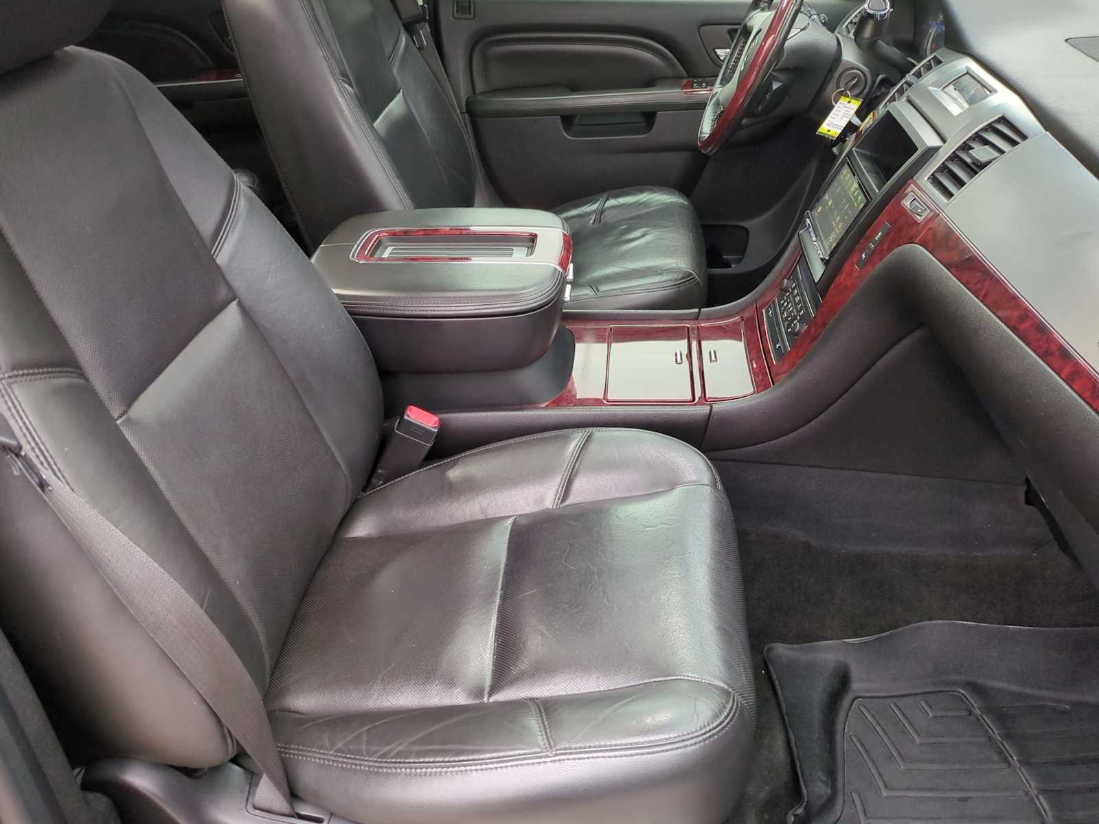 Thumbnail: 2013 Cadillac Escalade - 23