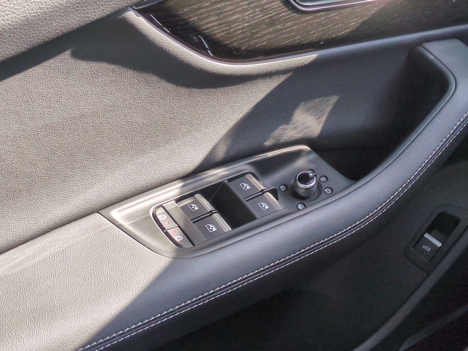 Thumbnail: 2025 Audi Q7 - 40