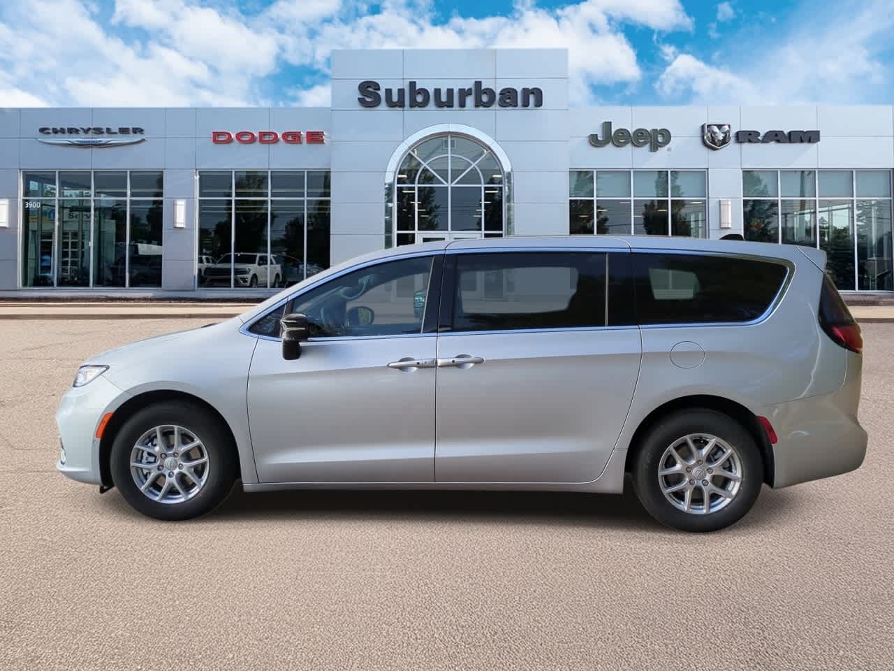 Thumbnail: 2026 Chrysler Pacifica - 5