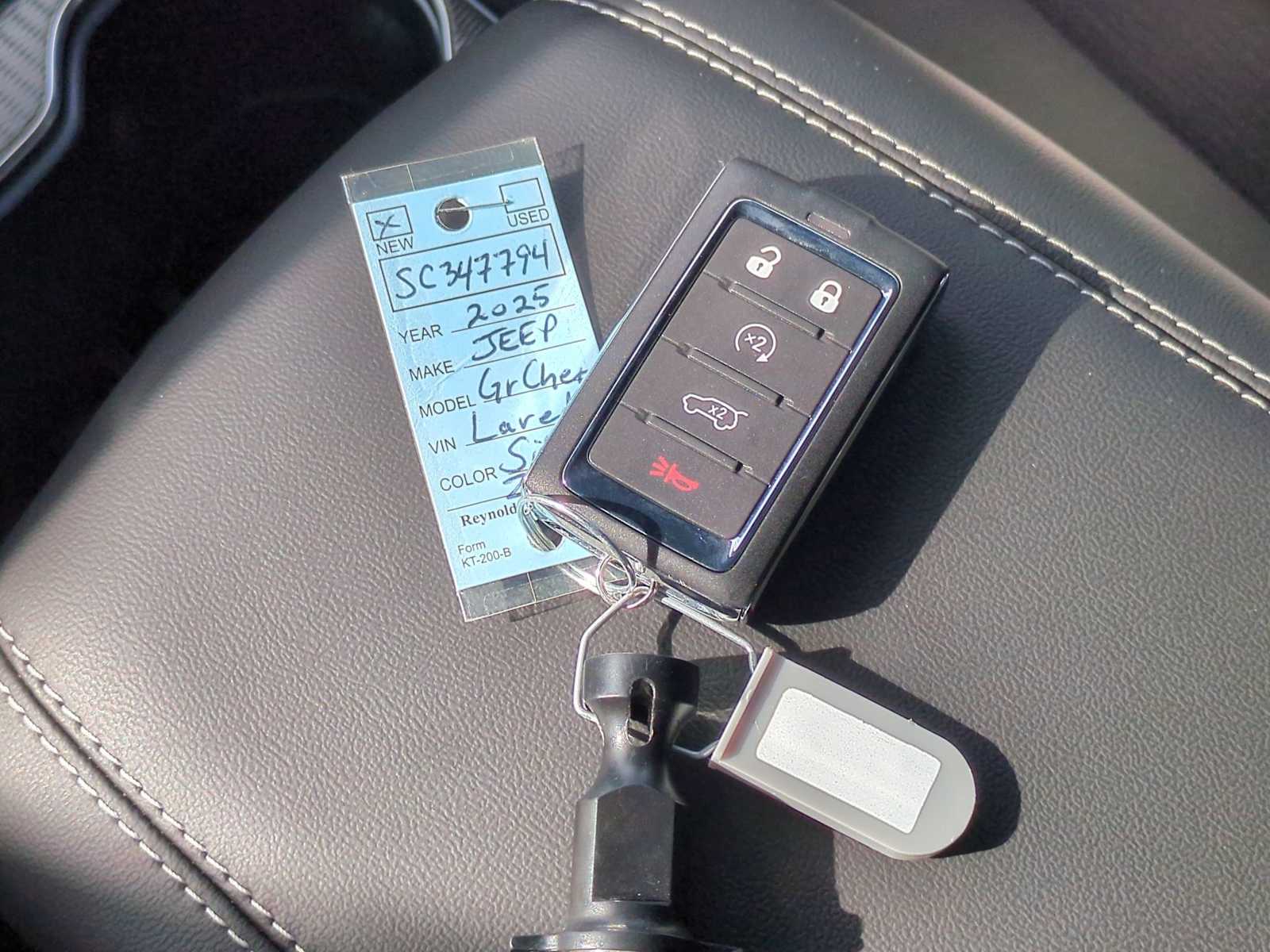 Thumbnail: 2025 Jeep Grand Cherokee - 33