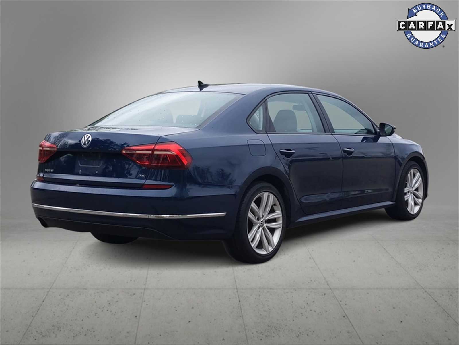 Thumbnail: 2019 Volkswagen Passat - 8