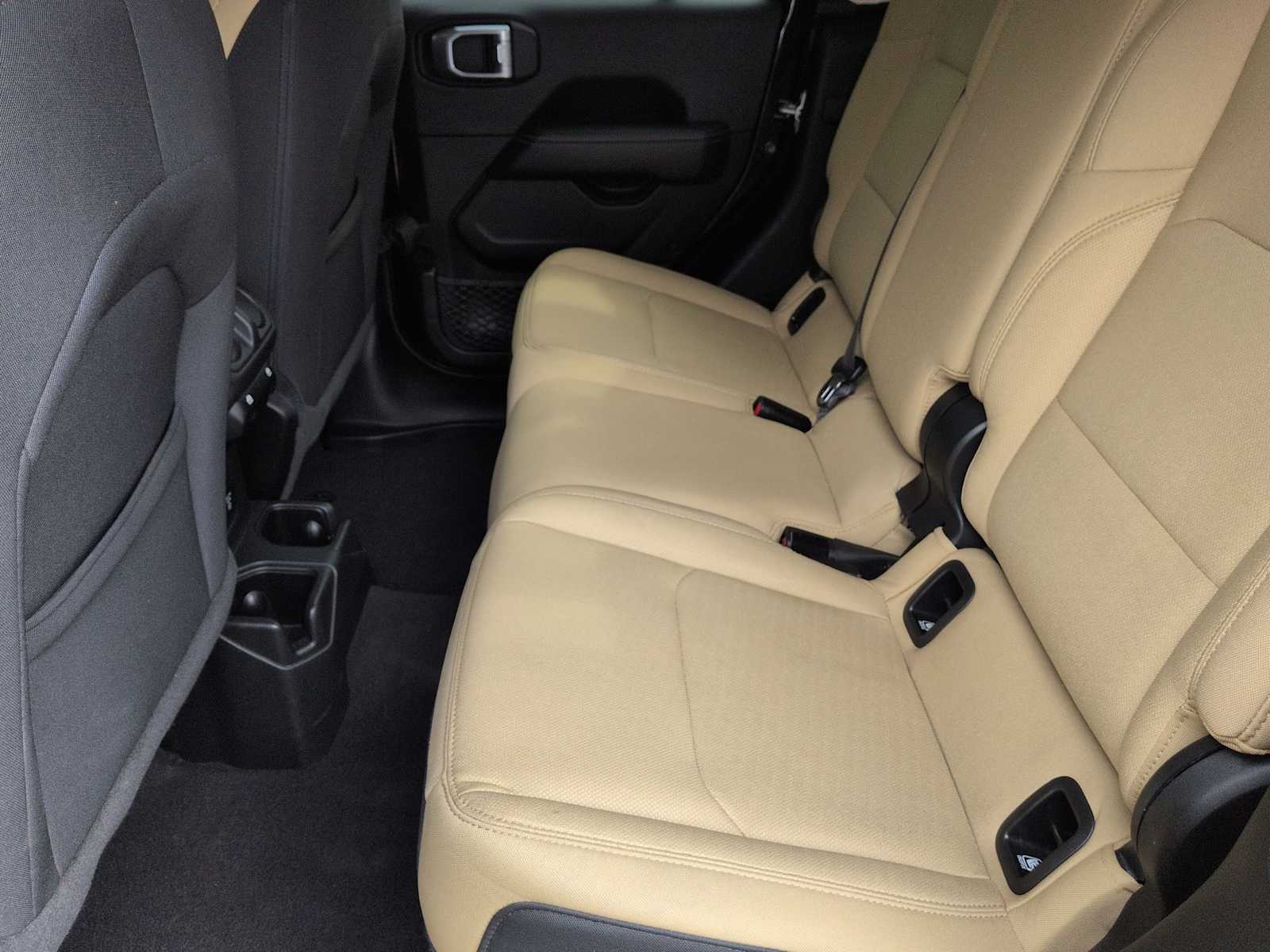 Thumbnail: 2023 Jeep Gladiator - 19