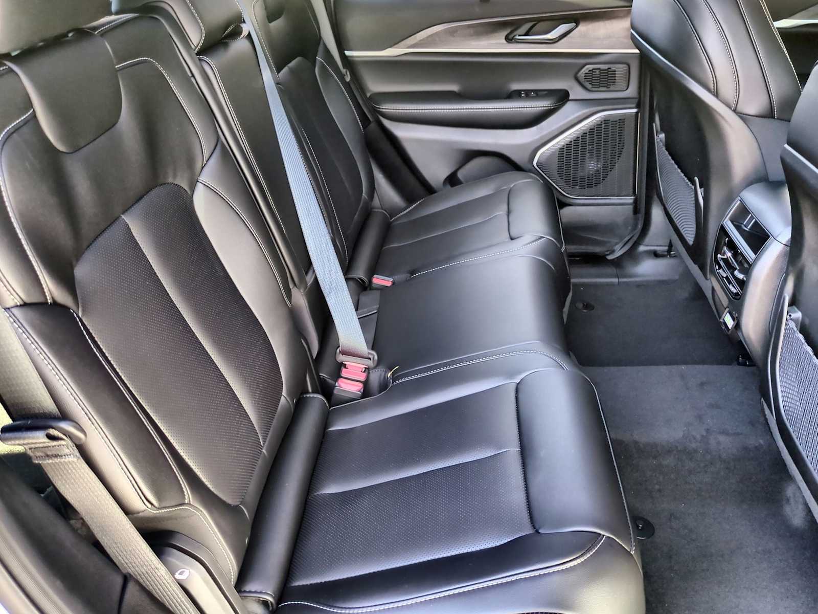 Thumbnail: 2025 Jeep Grand Cherokee - 21