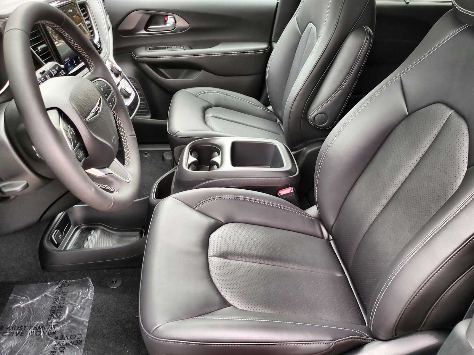 Thumbnail: 2026 Chrysler Pacifica - 16