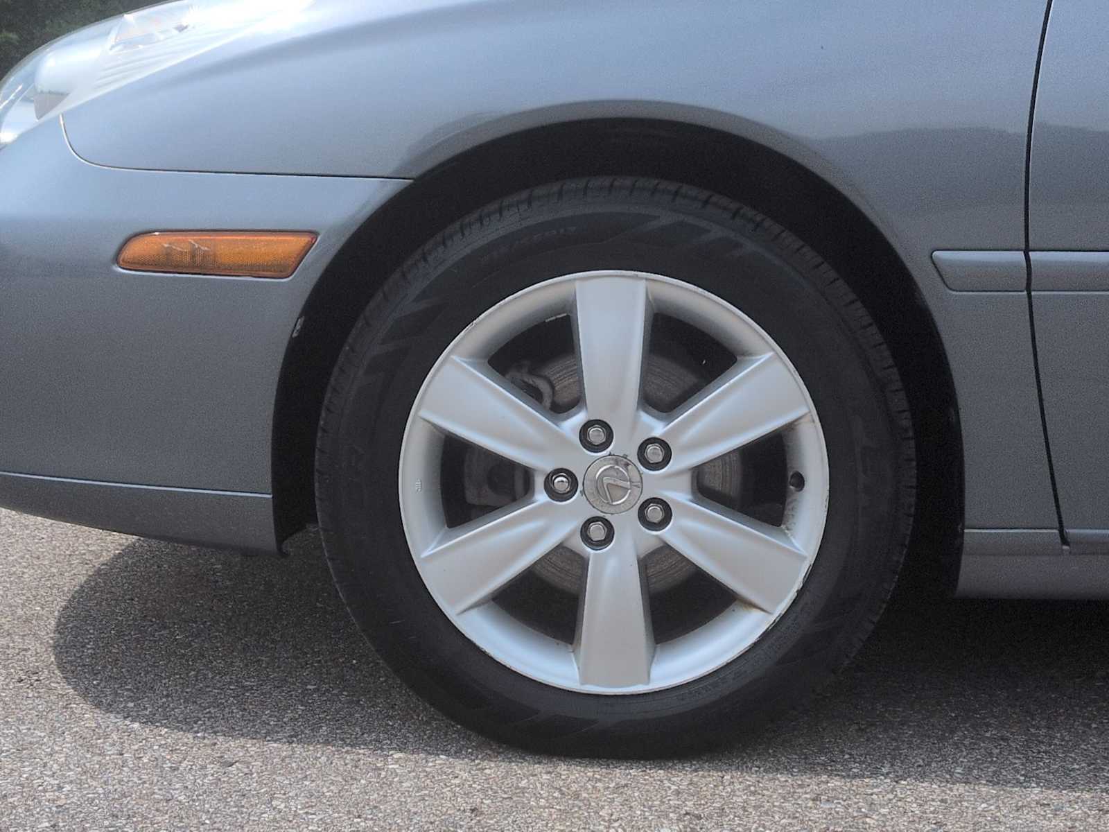 Thumbnail: 2005 Lexus ES - 14