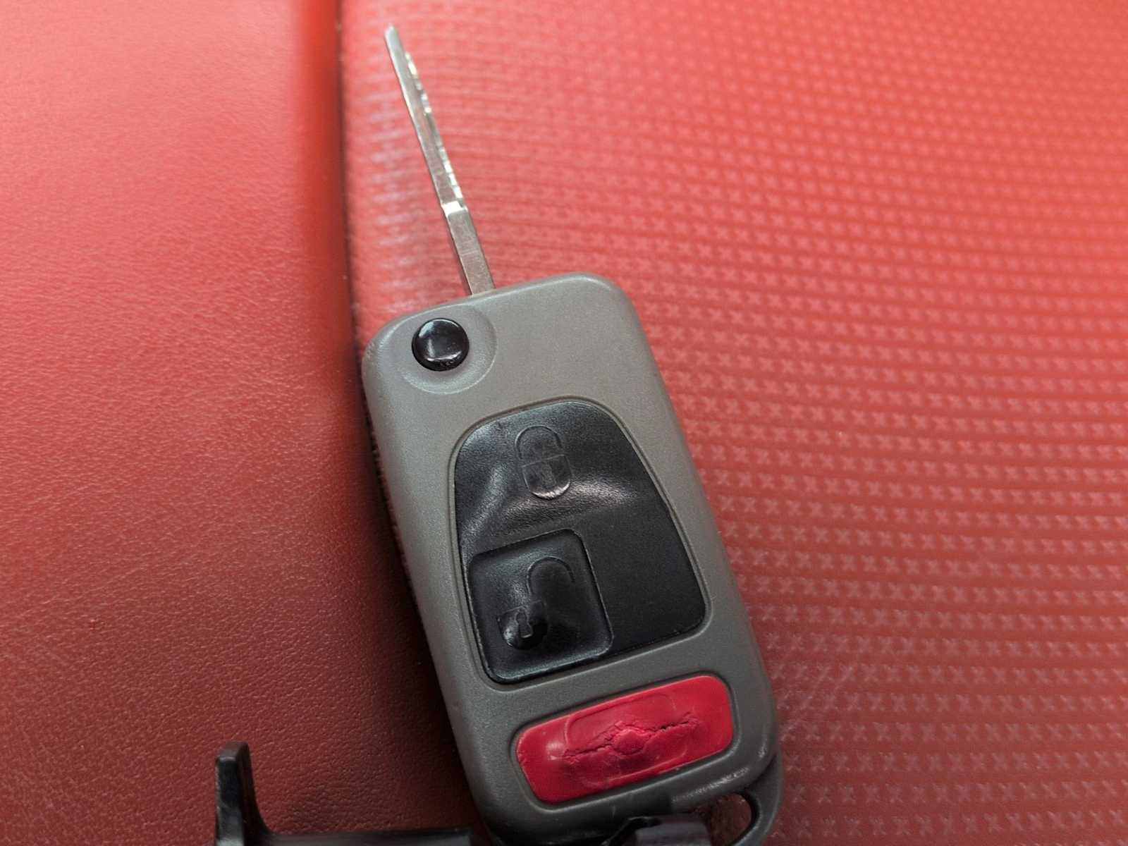 Thumbnail: 2007 Chrysler Crossfire - 28