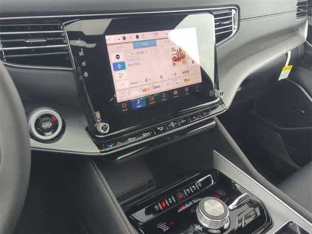 Thumbnail: 2025 Jeep Wagoneer - 31