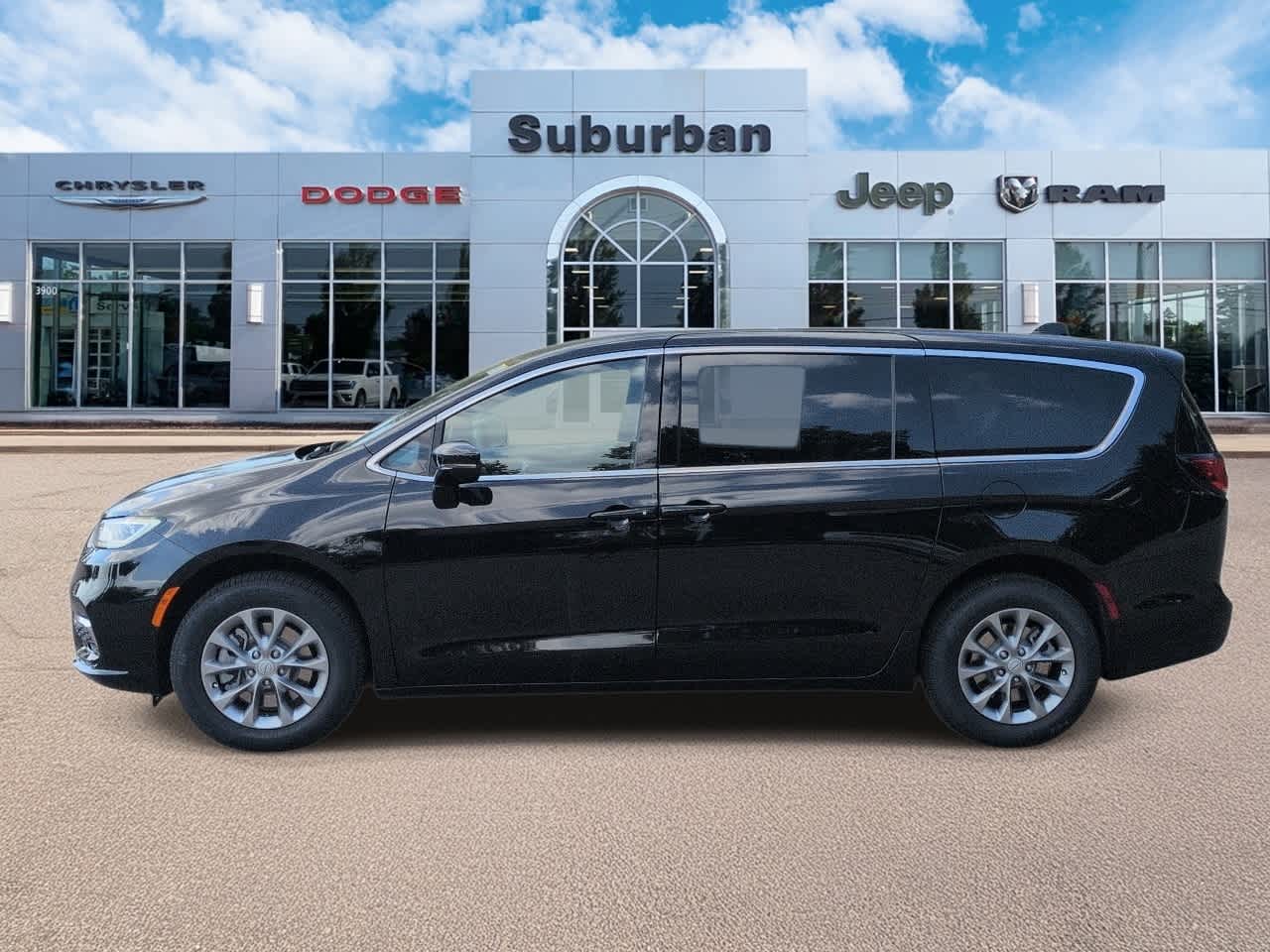 Thumbnail: 2026 Chrysler Pacifica - 5