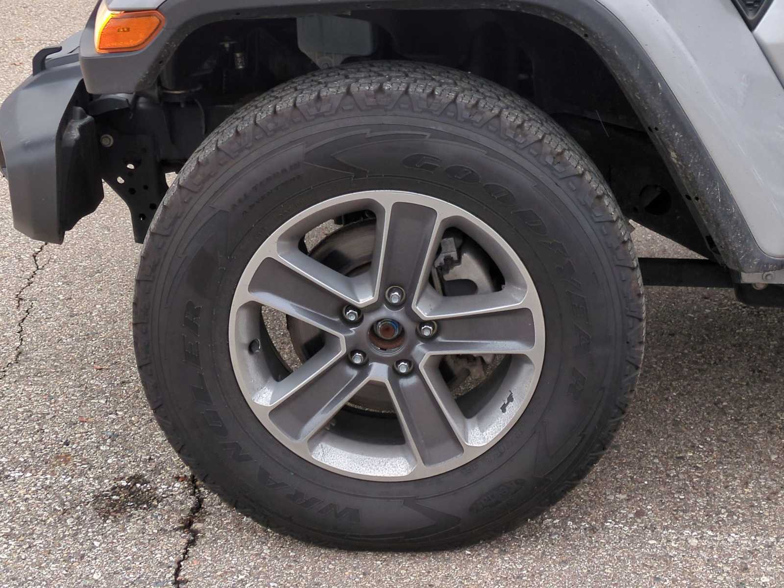 Thumbnail: 2021 Jeep Wrangler - 14