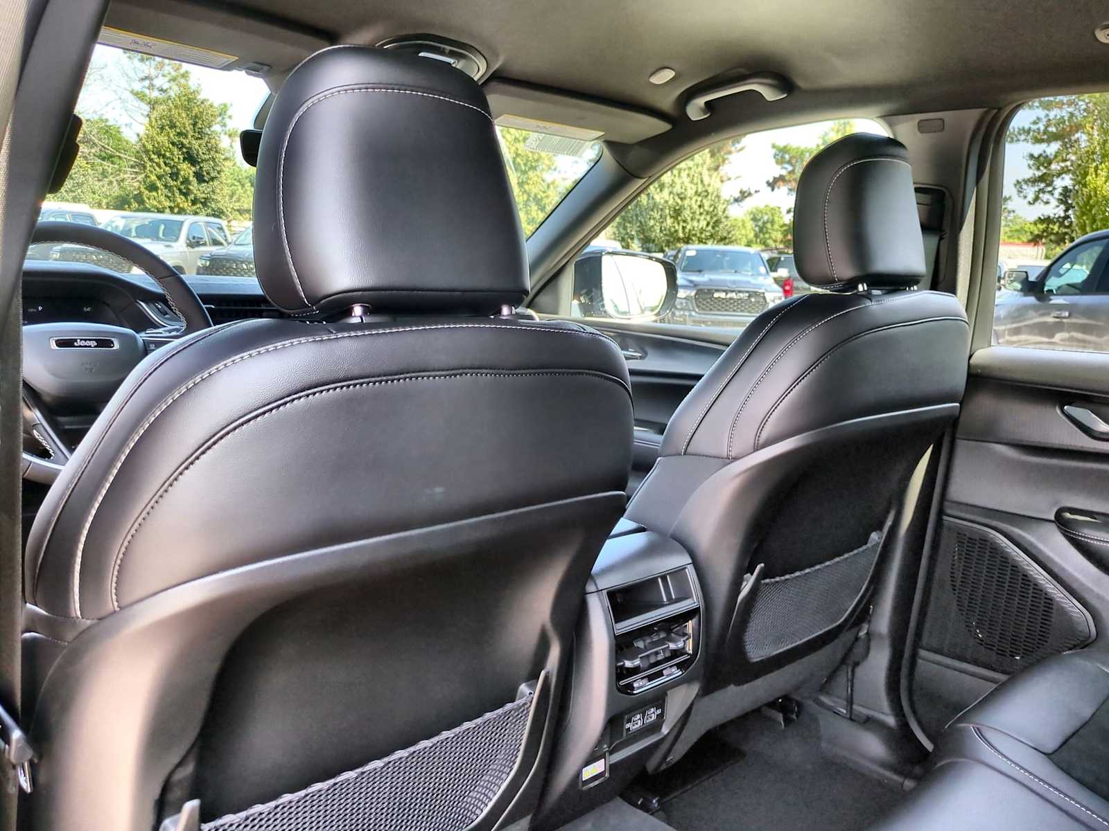 Thumbnail: 2025 Jeep Grand Cherokee - 18