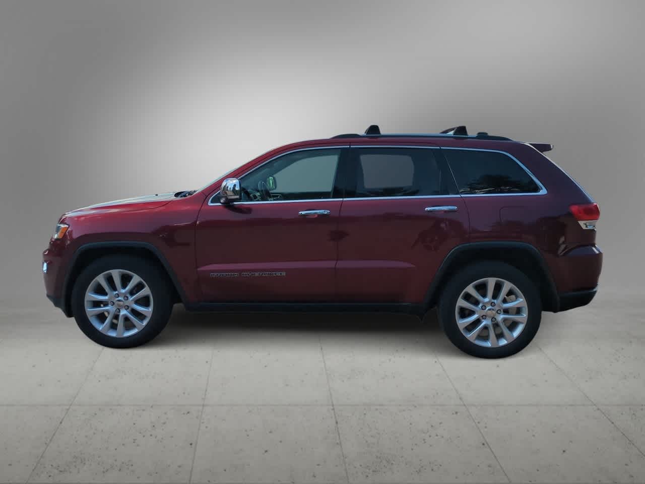 Thumbnail: 2017 Jeep Grand Cherokee - 5