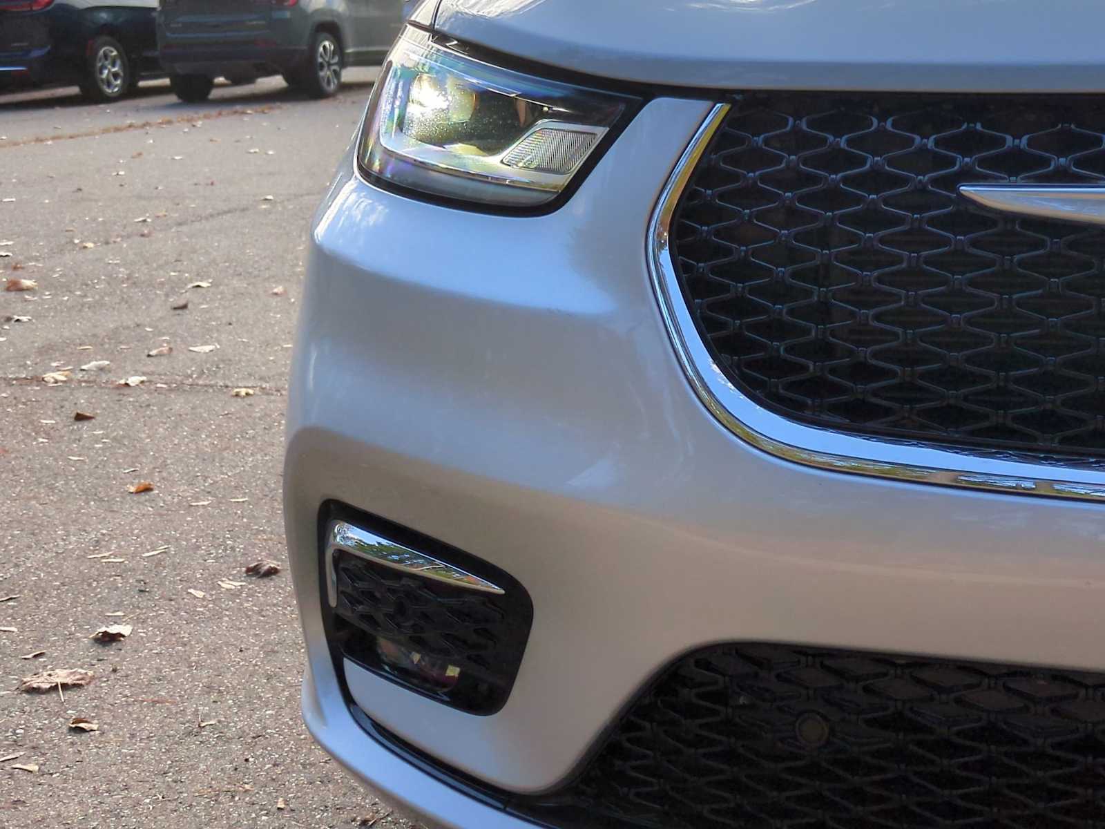 Thumbnail: 2026 Chrysler Pacifica - 11