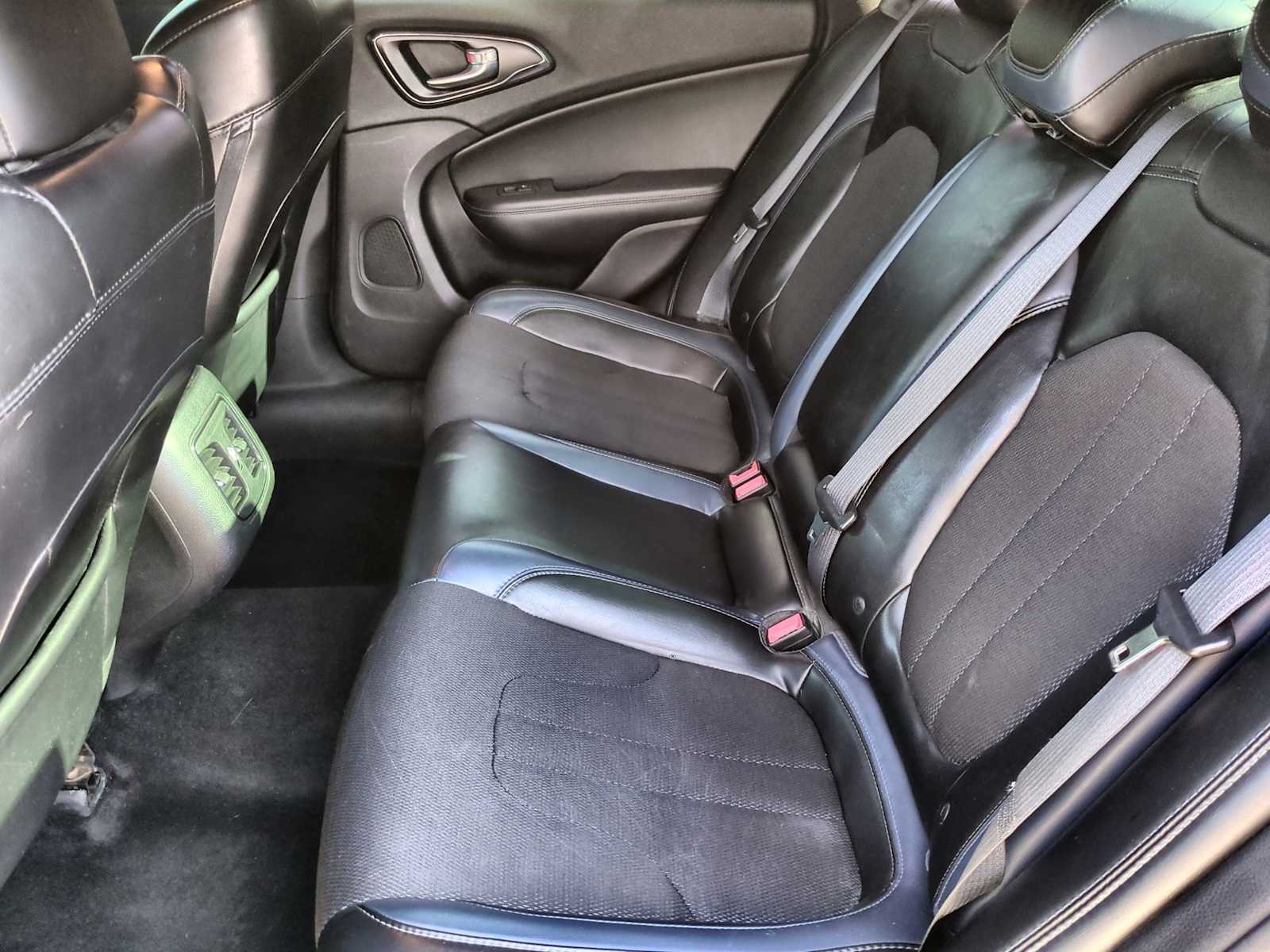 Thumbnail: 2016 Chrysler 200 - 20