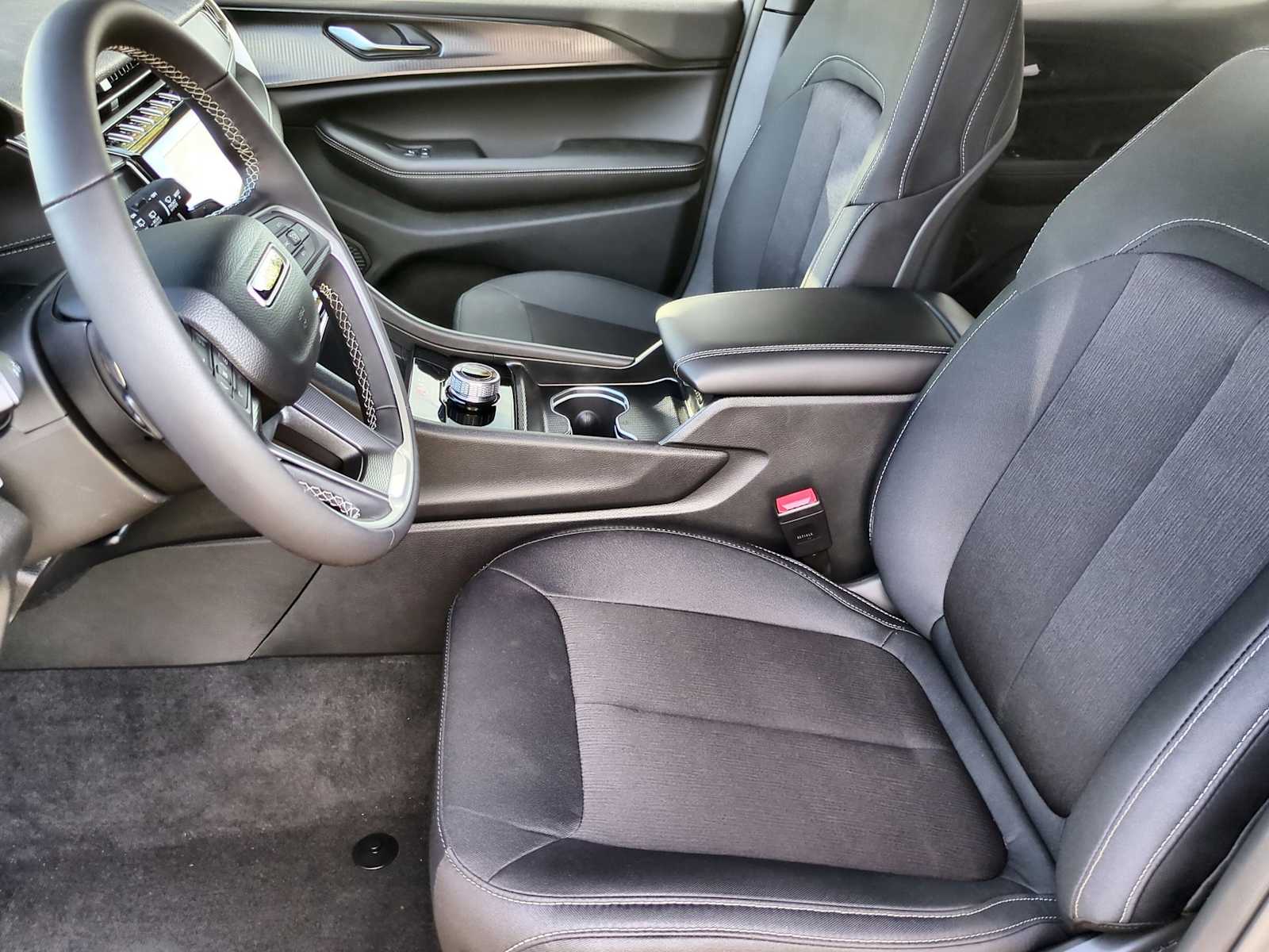 Thumbnail: 2025 Jeep Grand Cherokee - 16