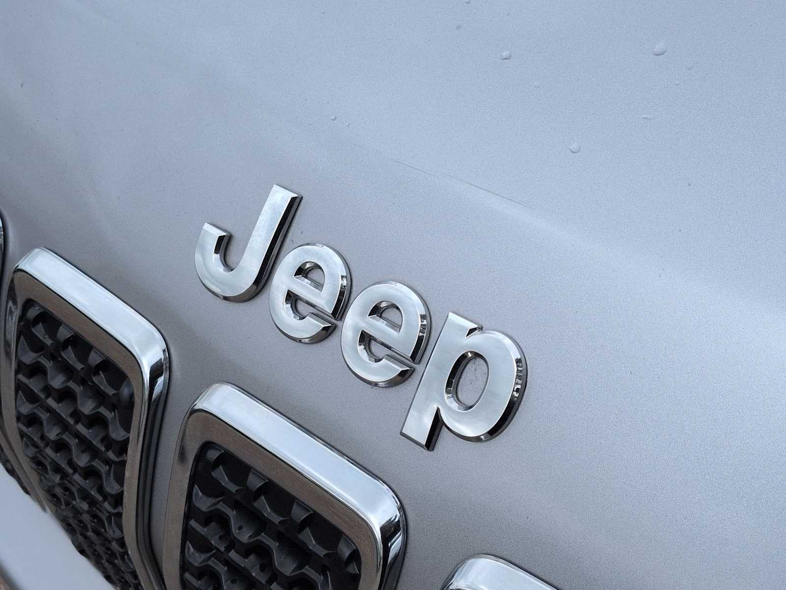 Thumbnail: 2020 Jeep Cherokee - 12