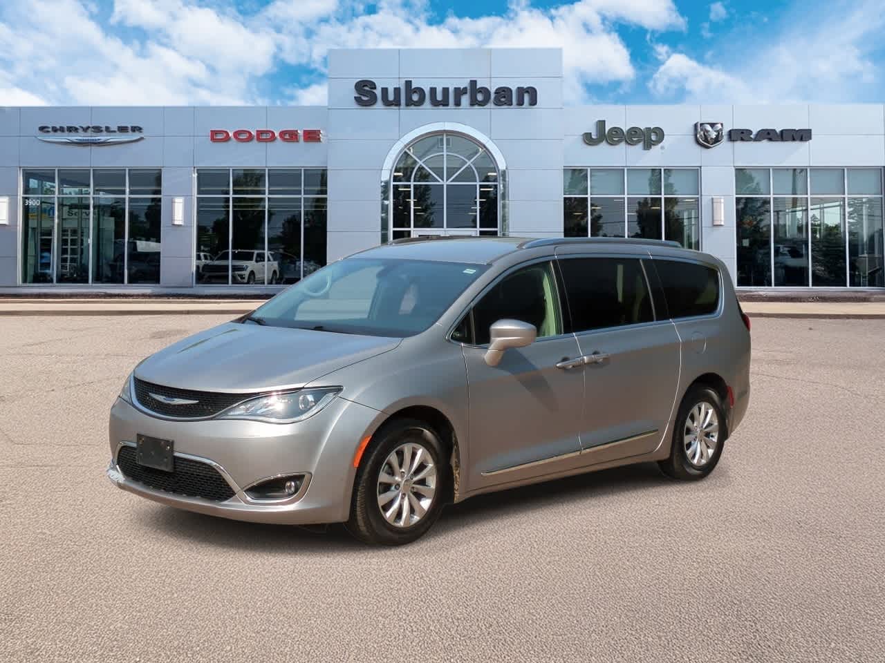 Thumbnail: 2019 Chrysler Pacifica - 4
