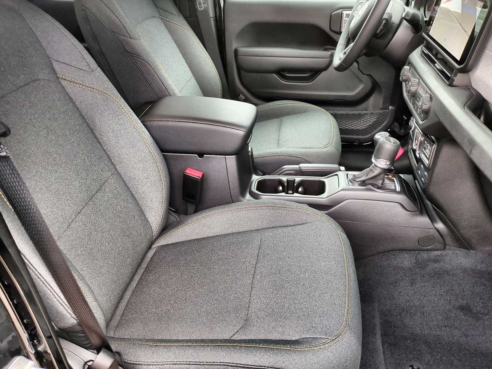 Thumbnail: 2025 Jeep Gladiator - 21