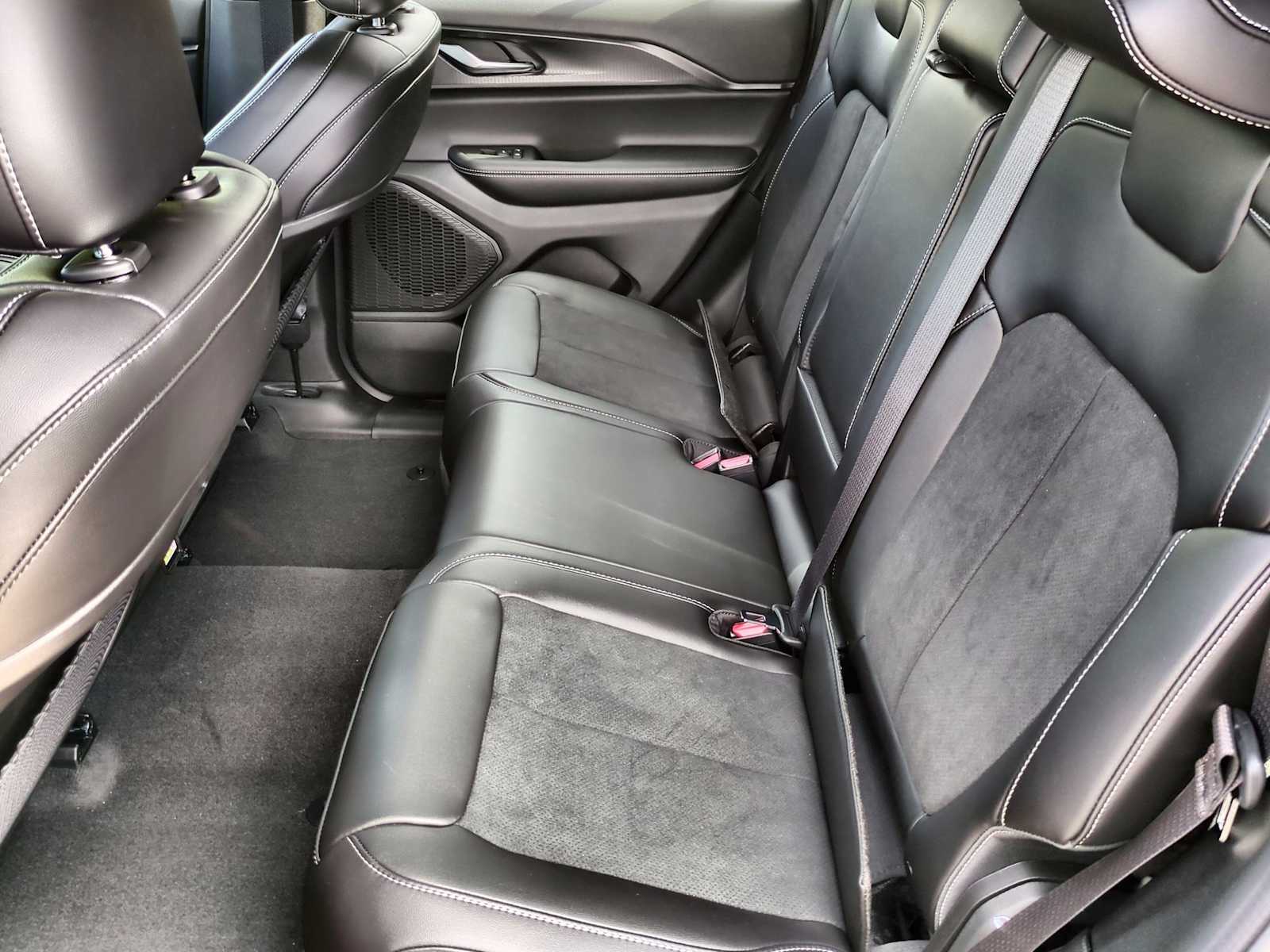 Thumbnail: 2025 Jeep Grand Cherokee - 19