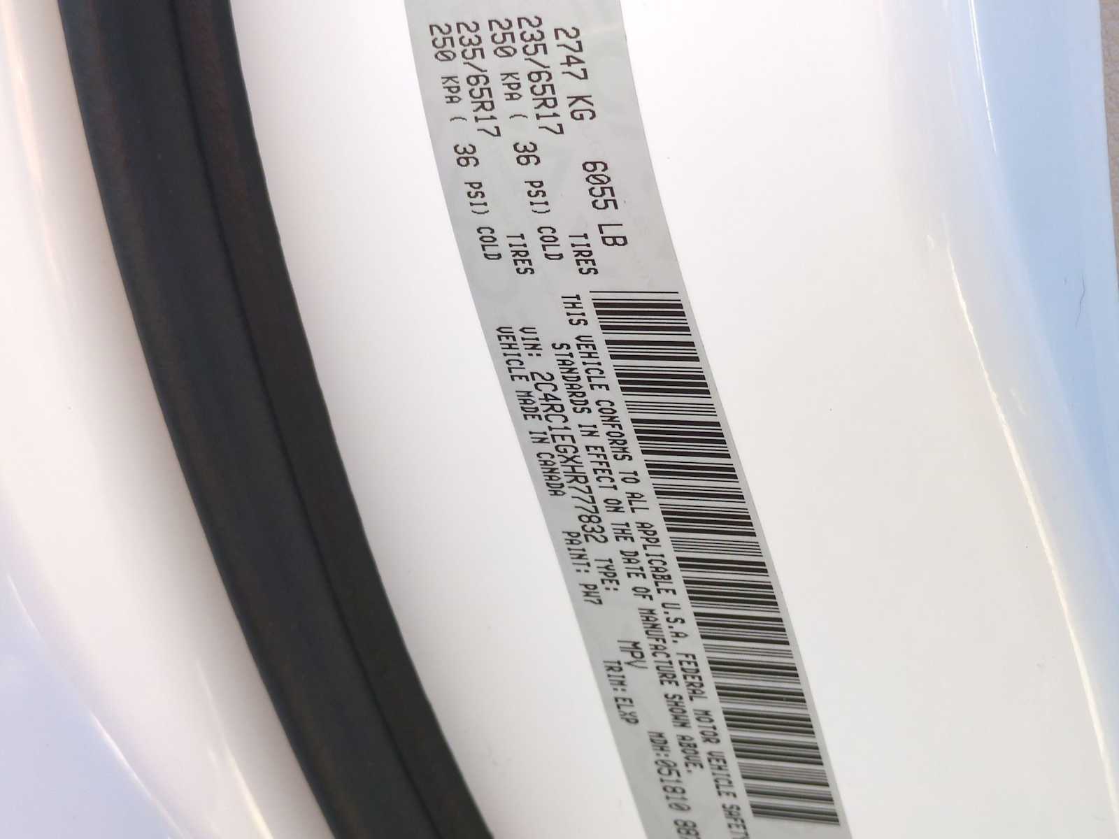 Thumbnail: 2017 Chrysler Pacifica - 35