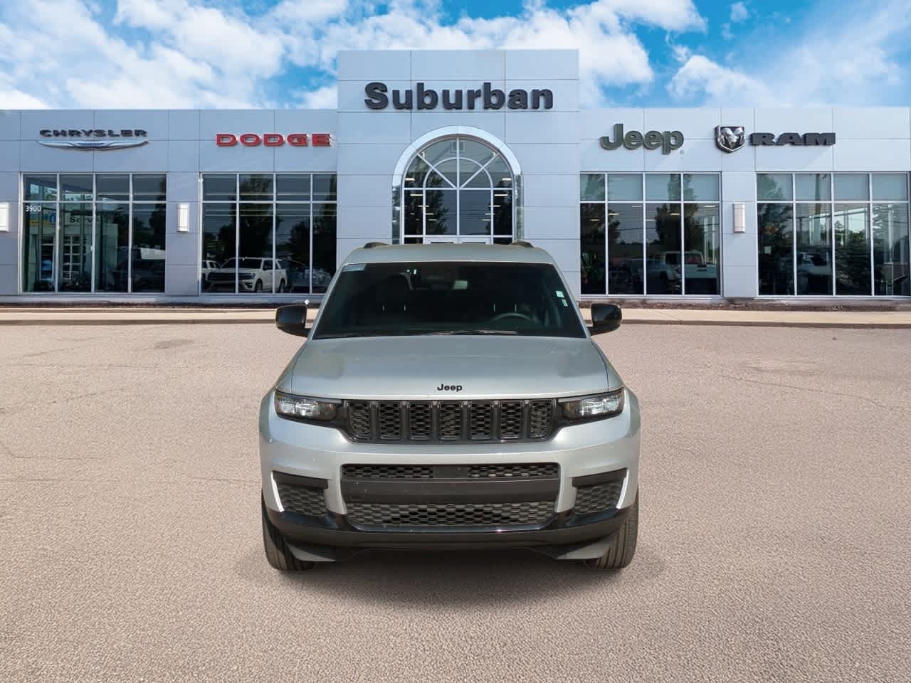 2024 Jeep Grand Cherokee Laredo photo 2
