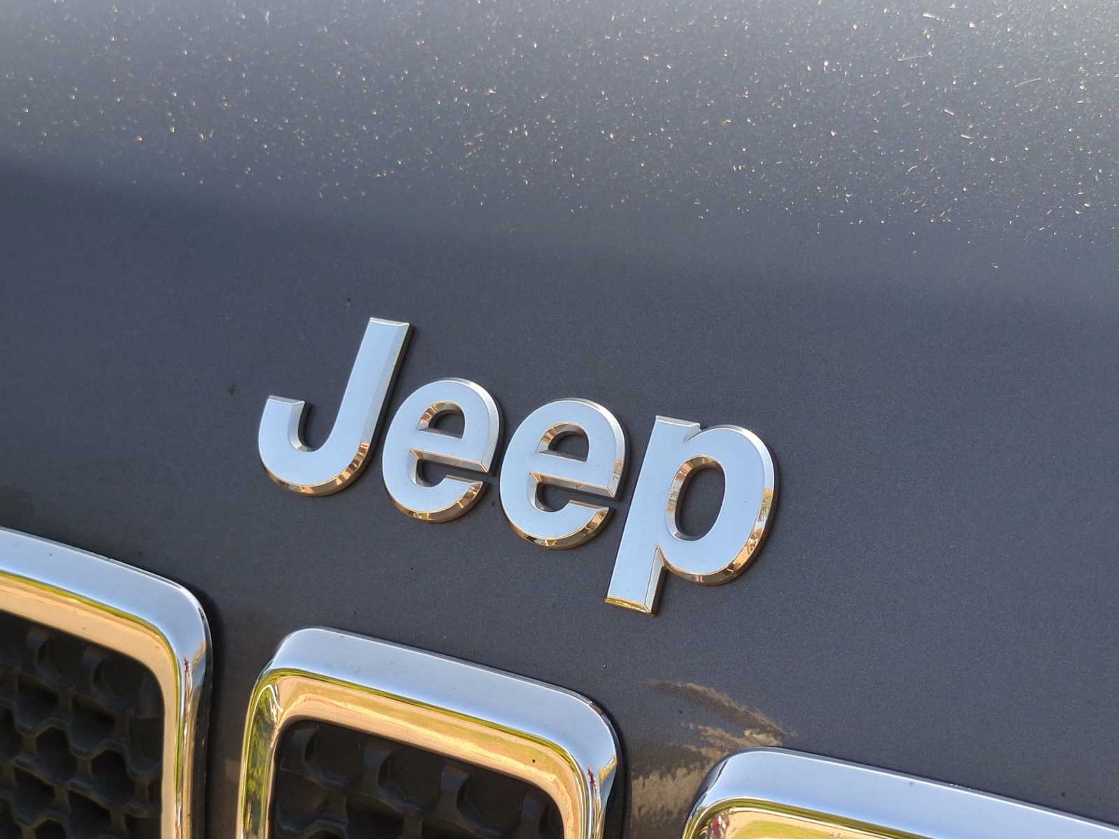 Thumbnail: 2022 Jeep Cherokee - 12