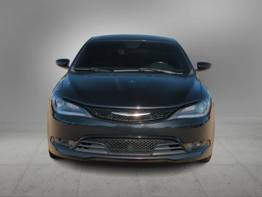 Thumbnail: 2016 Chrysler 200 - 3