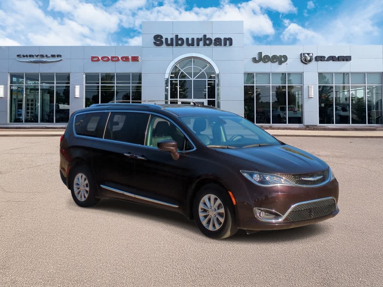 2018 Chrysler Pacifica Touring L photo 2