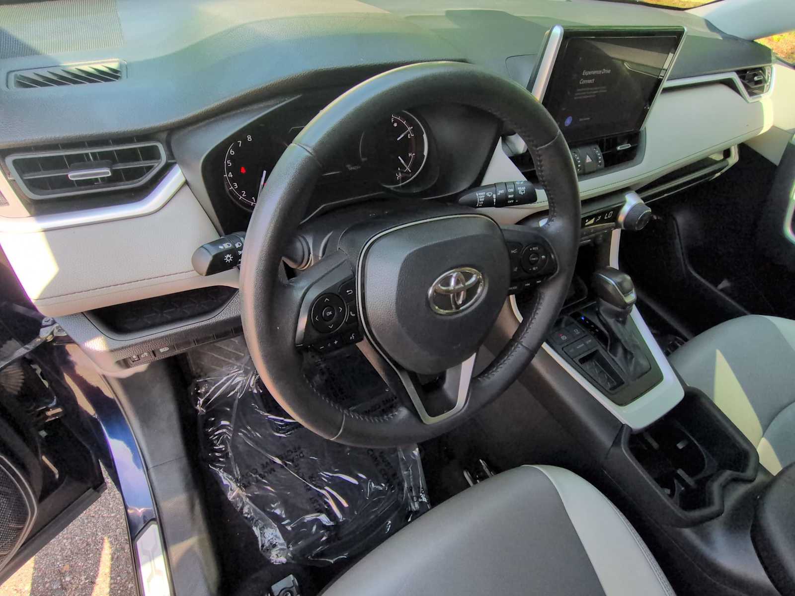Thumbnail: 2024 Toyota RAV4 - 10