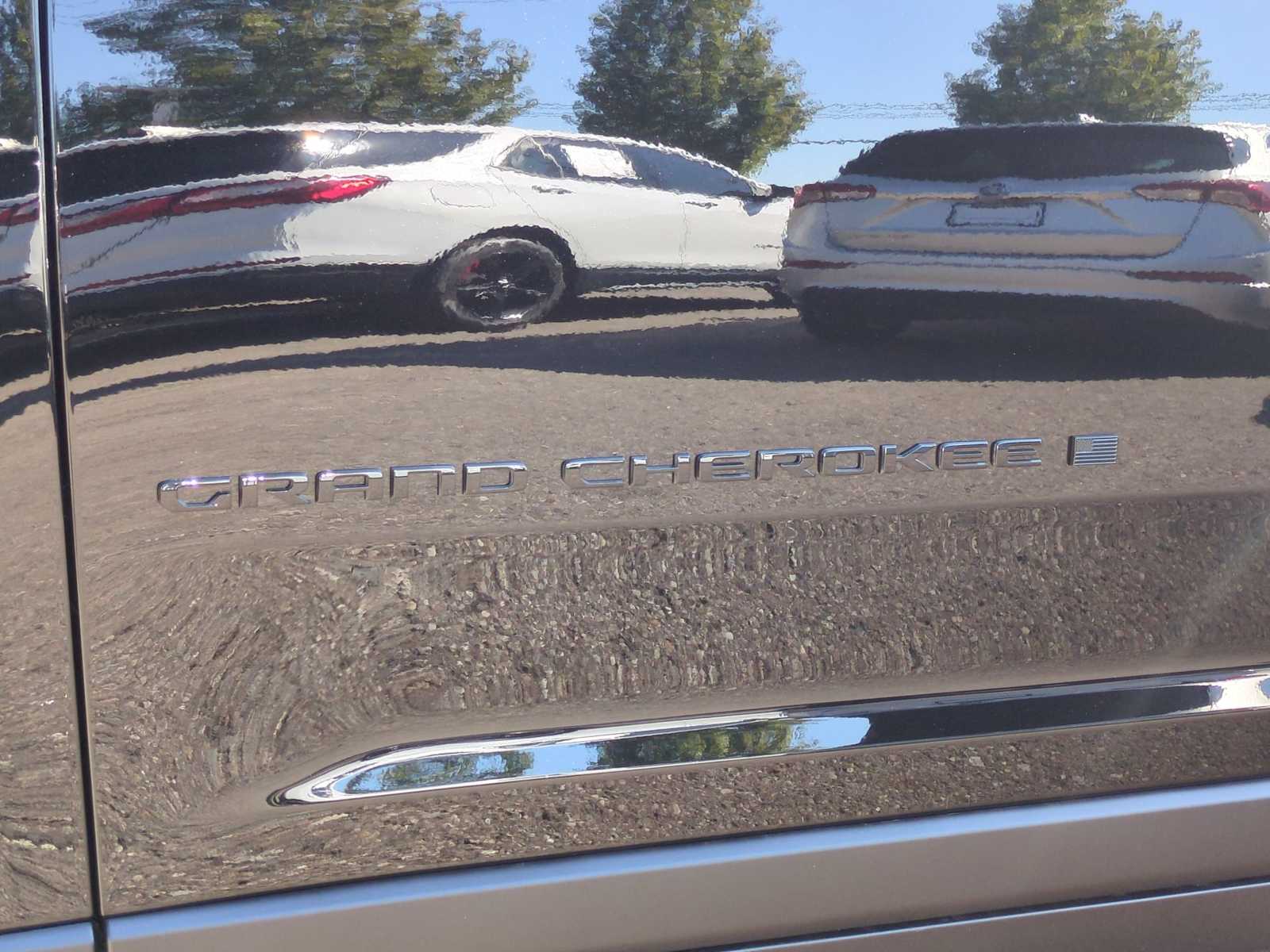 Thumbnail: 2025 Jeep Grand Cherokee - 13