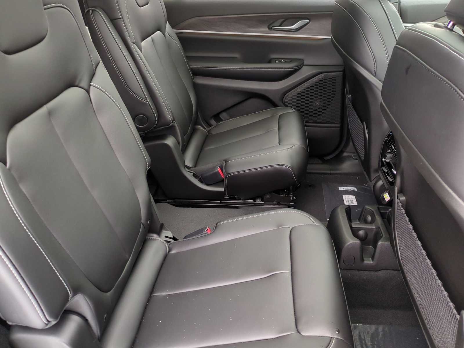 Thumbnail: 2025 Jeep Grand Cherokee L - 20