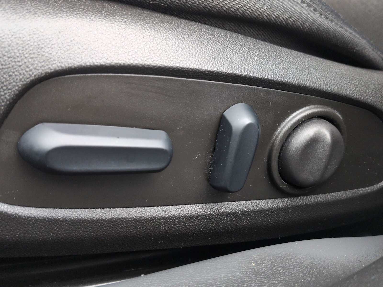 Thumbnail: 2023 Chevrolet Malibu - 24