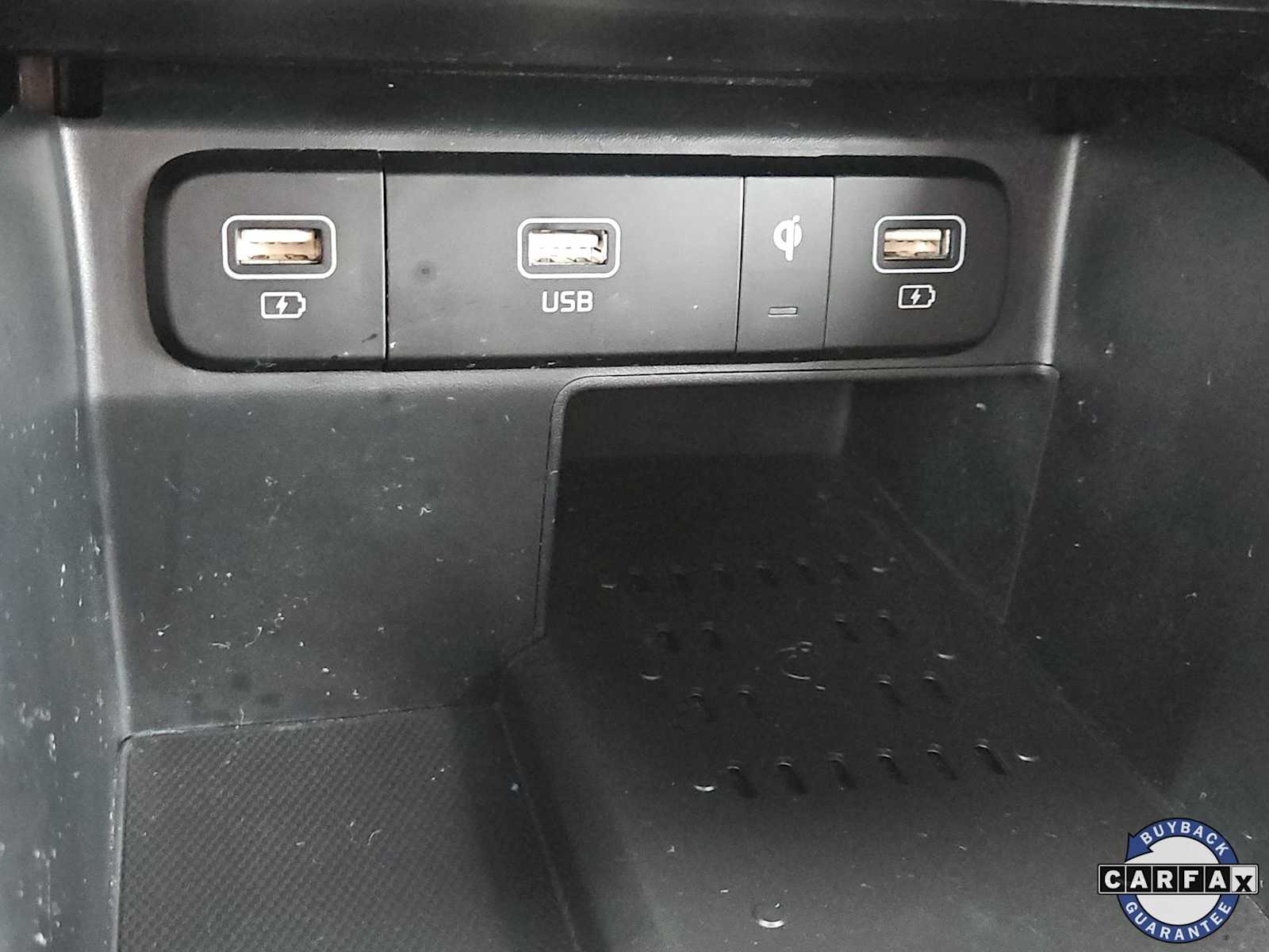 Thumbnail: 2022 Kia Sorento - 37