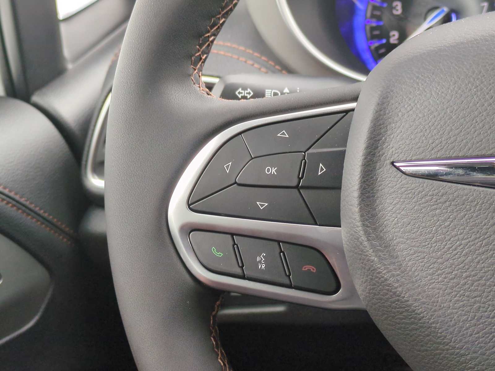 Thumbnail: 2026 Chrysler Pacifica - 25