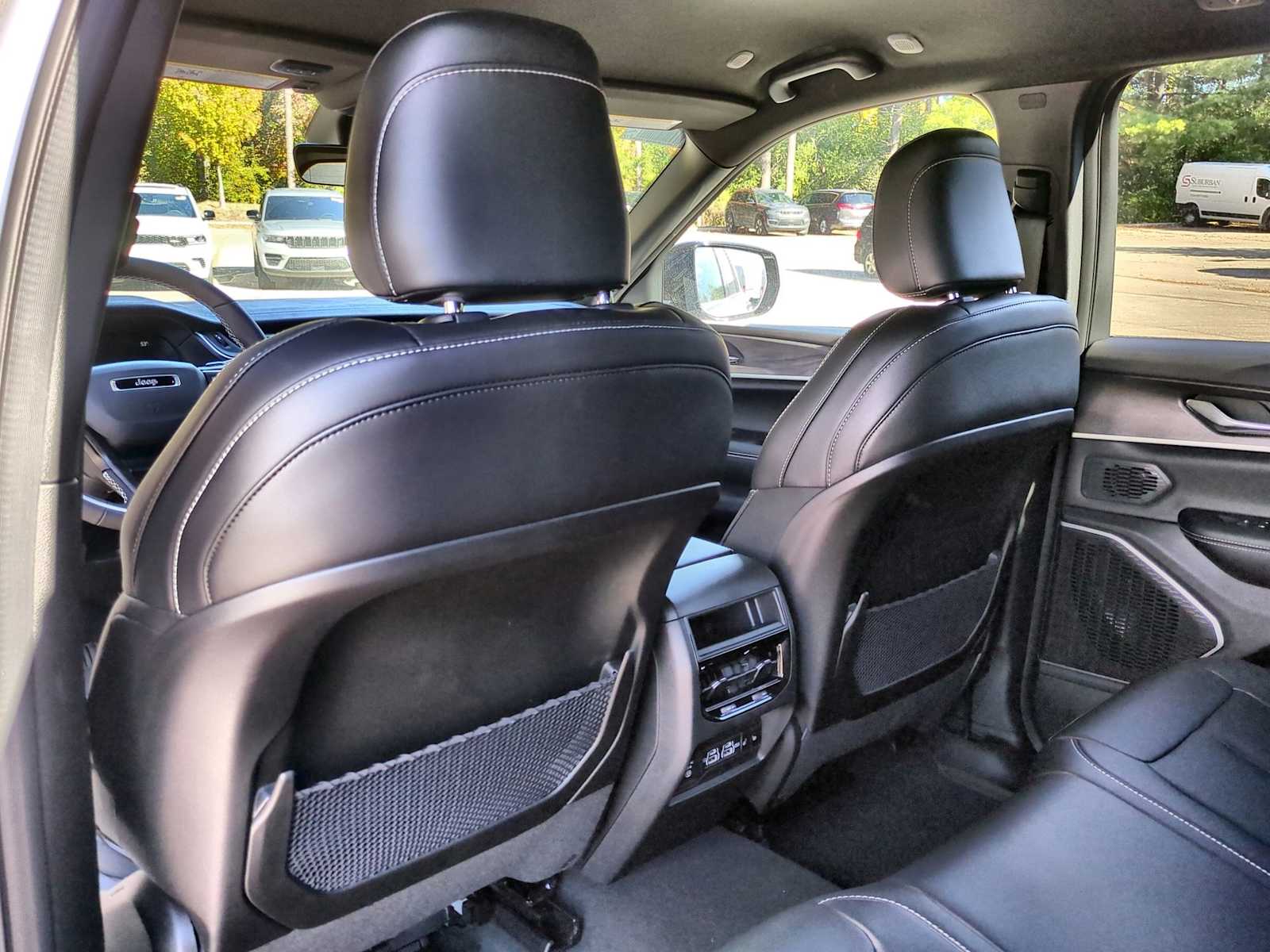 Thumbnail: 2025 Jeep Grand Cherokee - 18