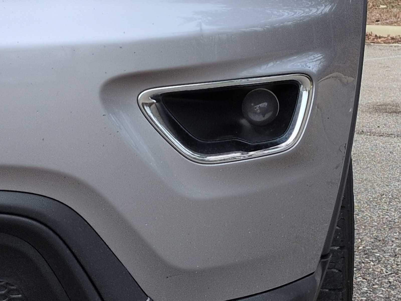 Thumbnail: 2019 Jeep Grand Cherokee - 11