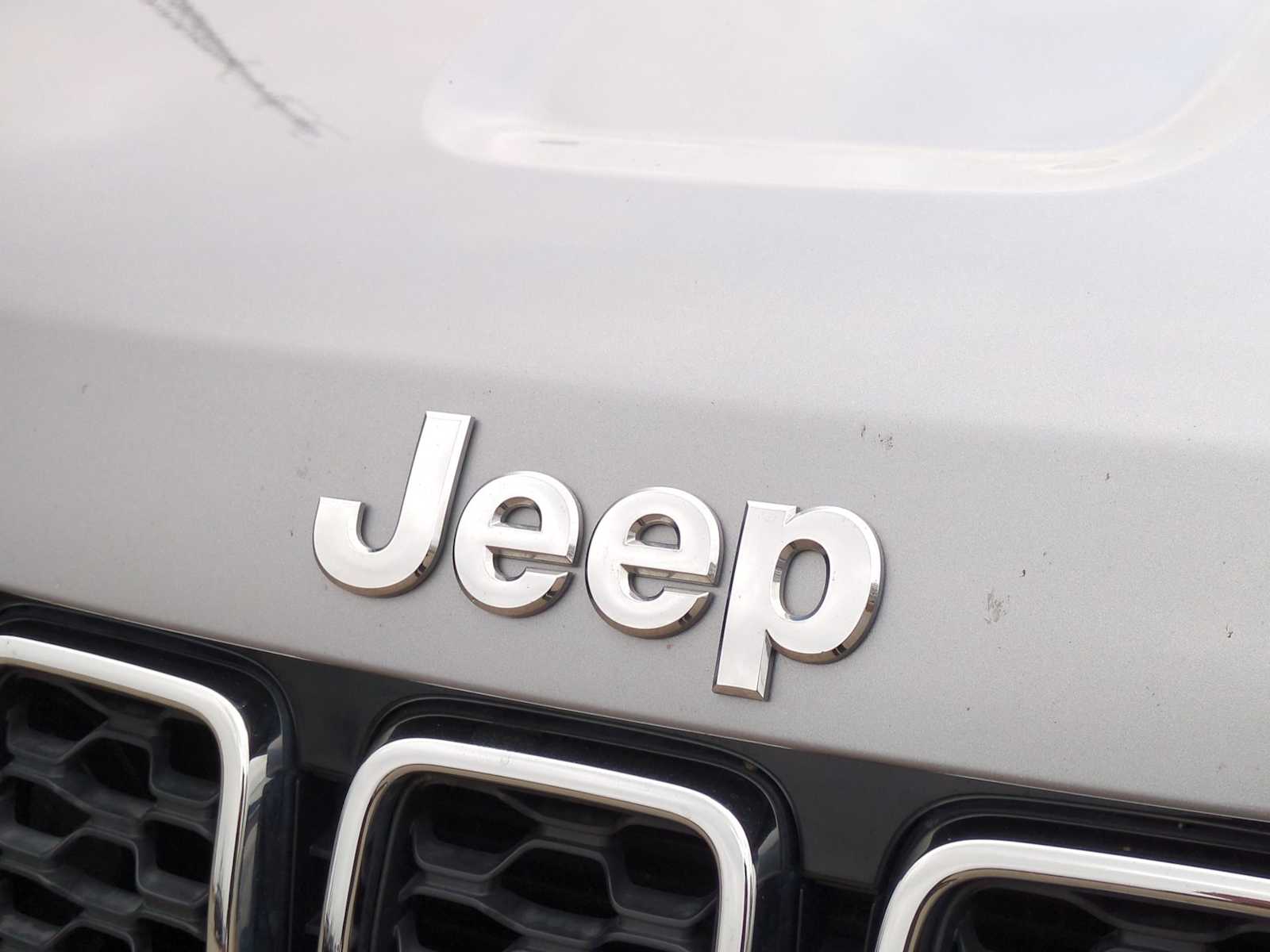Thumbnail: 2021 Jeep Grand Cherokee - 12
