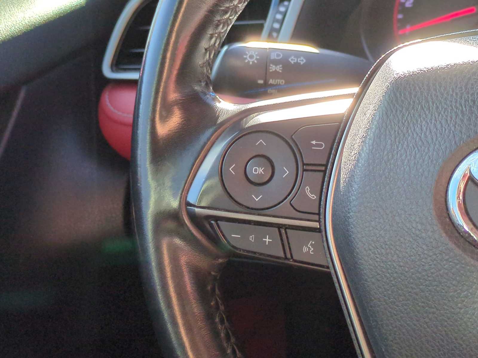 Thumbnail: 2021 Toyota Camry - 23